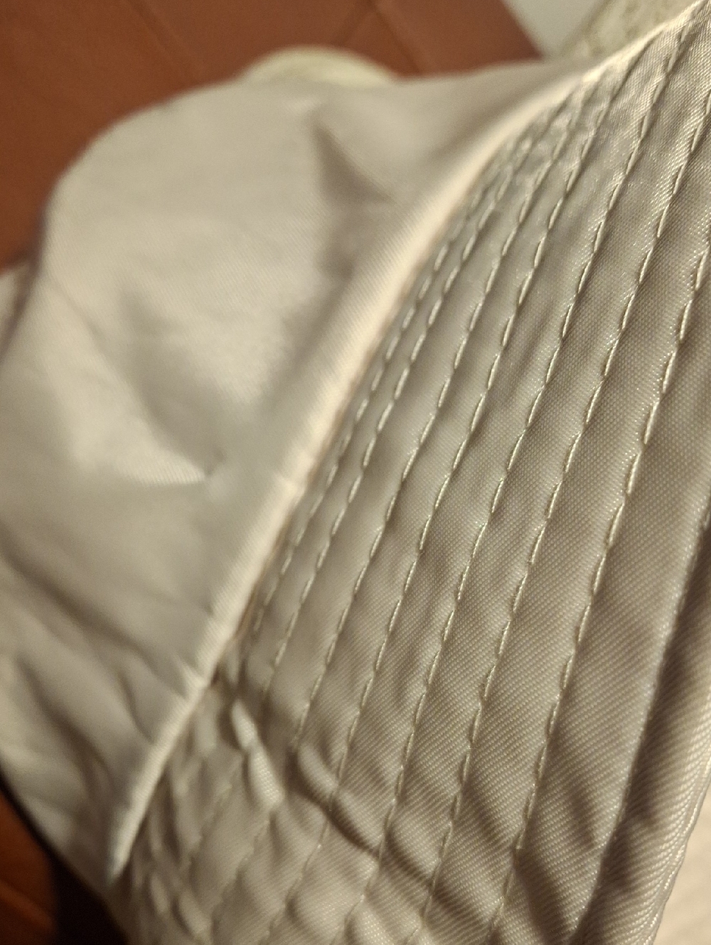 Prada Cream Logo Bucket Hat - Picture 4 of 4